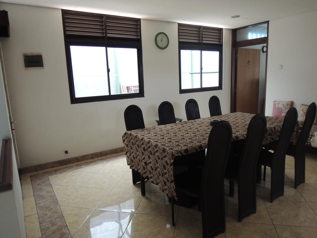 Rumah Polonia Guest House Jakarta Exterior photo