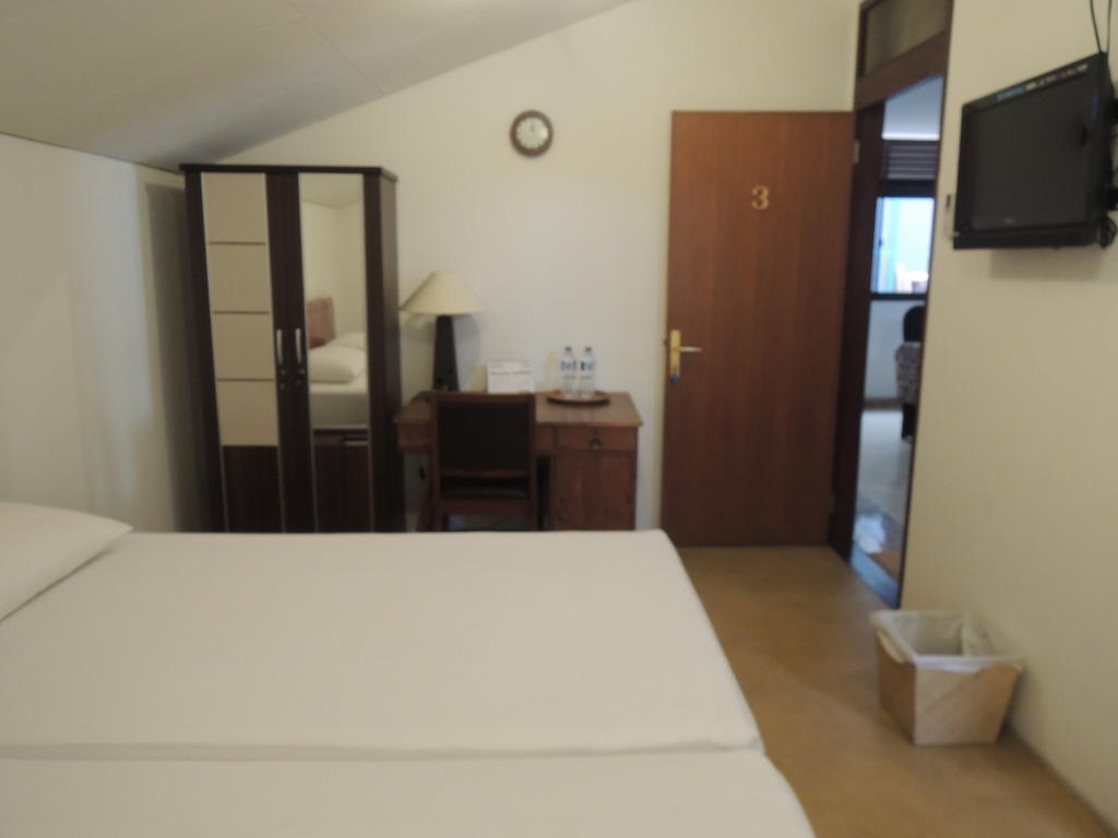 Rumah Polonia Guest House Jakarta Room photo